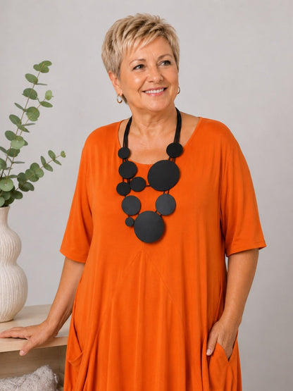Schwarze Kautschuk-Kette mit Schaumstoff-Kreisen – mehrreihig, Magnetverschluss