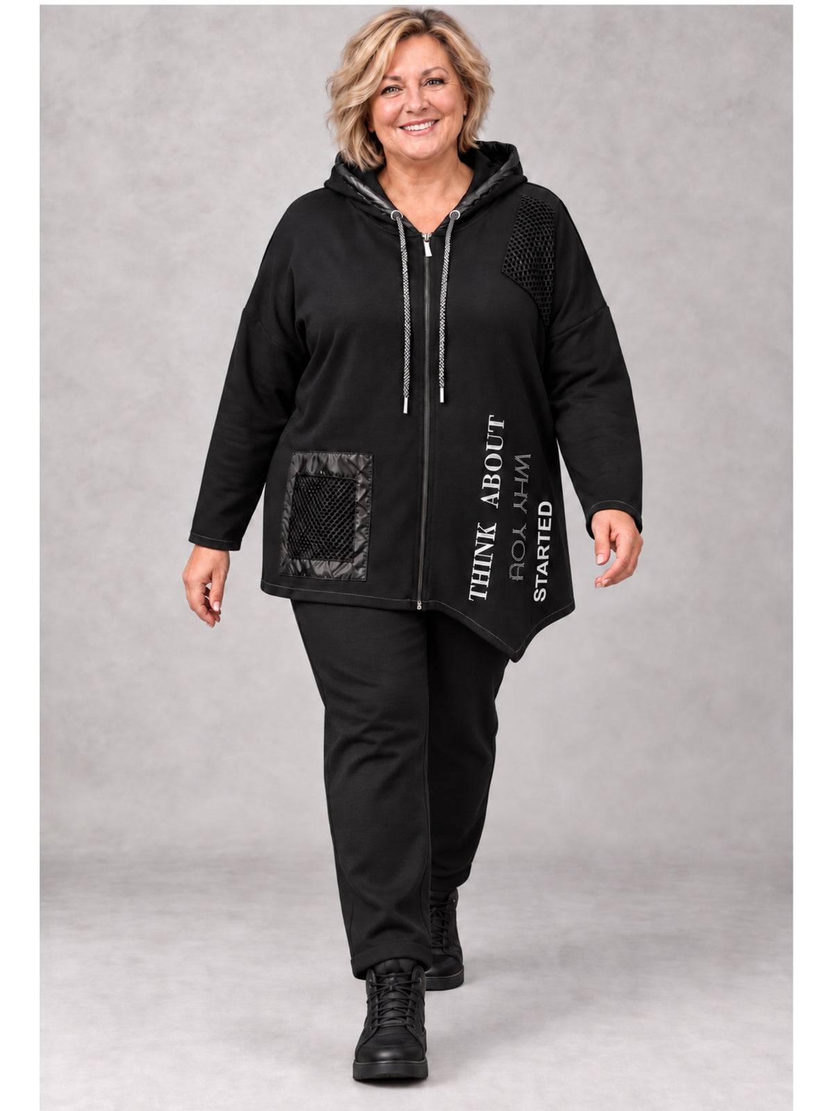 Lea H Curve Sweatjacke mit Netz, Straß und Zipfelsaum – Schwarz Gr. 44–54