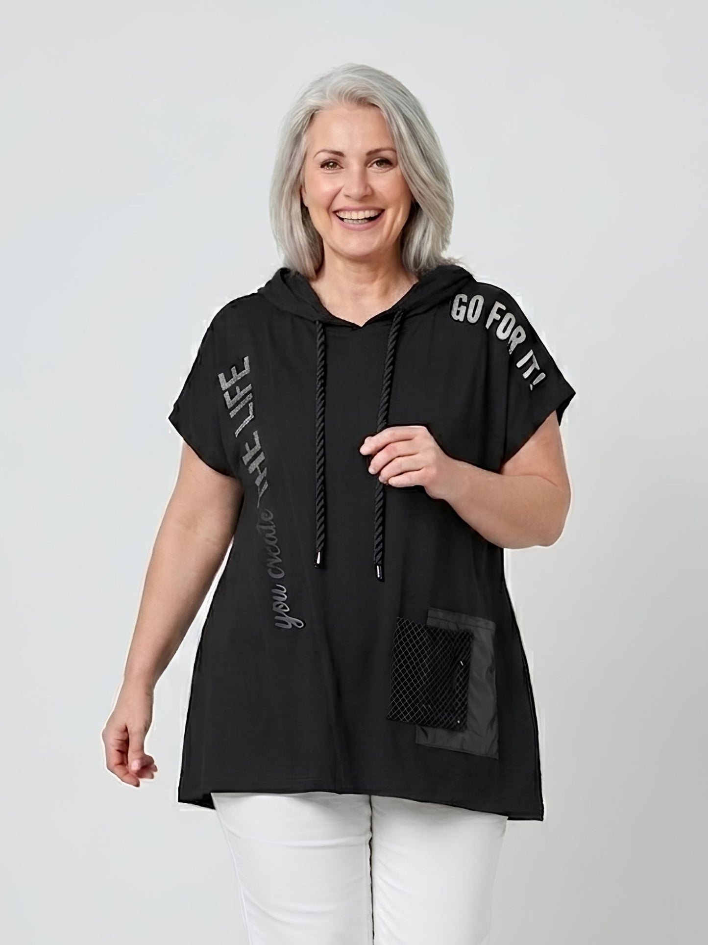 Lea H Curve Hoodie-Shirt „you create THE LIFE" – Oversize-Schnitt mit Kapuze, Schwarz und Weiß