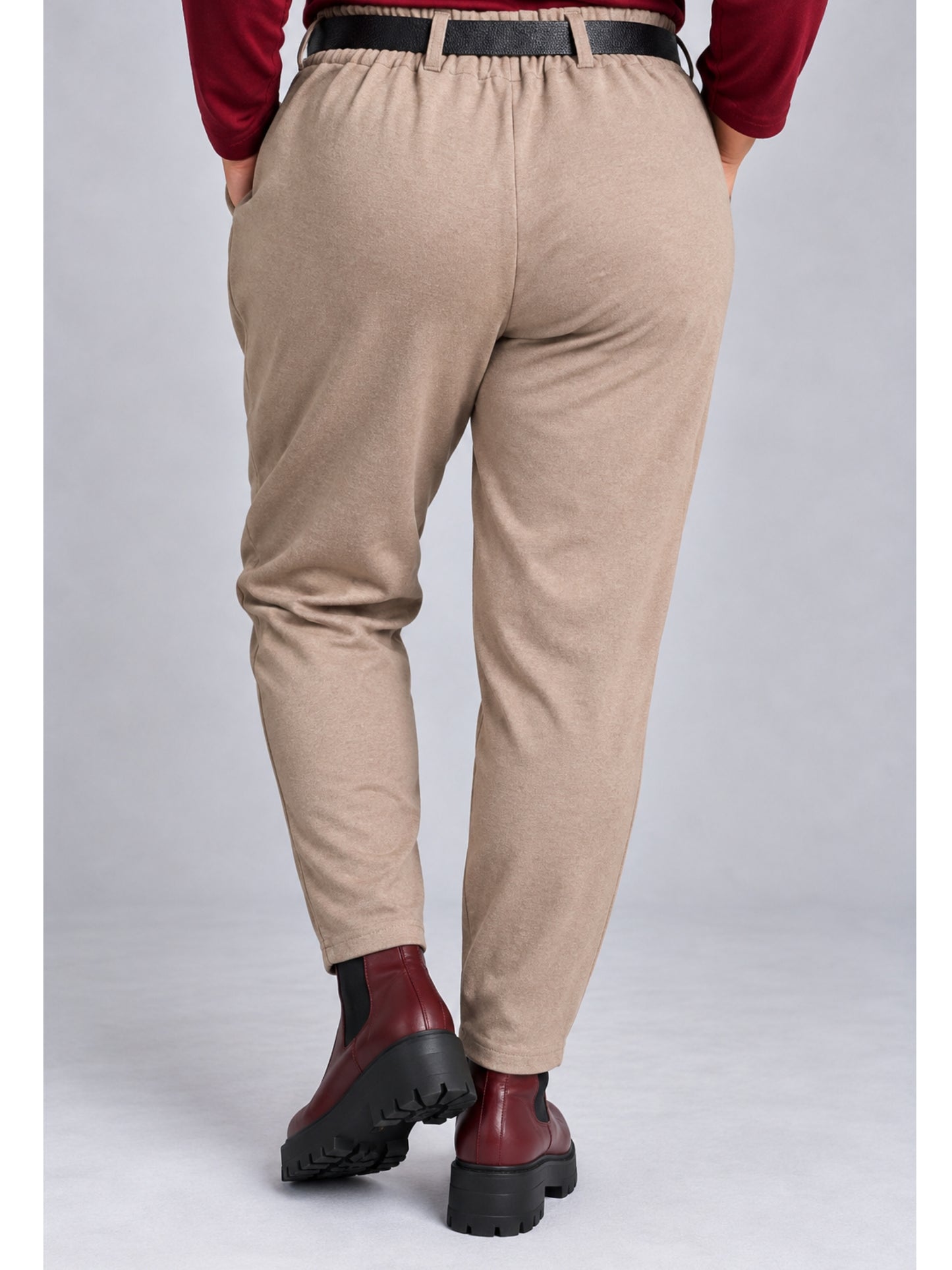 Lea H Curve Hose Twill angeraut mit Gummizug und Gürtel – Sand, Schokobraun, Schwarz Gr. 44–54
