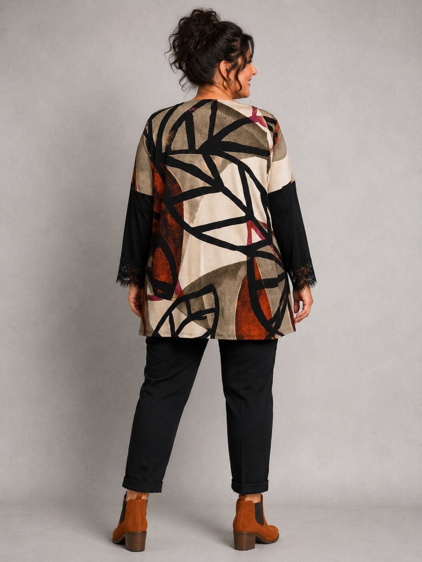 Pont Neuf Shirt Bambus-Viskose mit Grafikdruck und Spitze – Schwarz, Beige & Terracotta Gr. 46–56