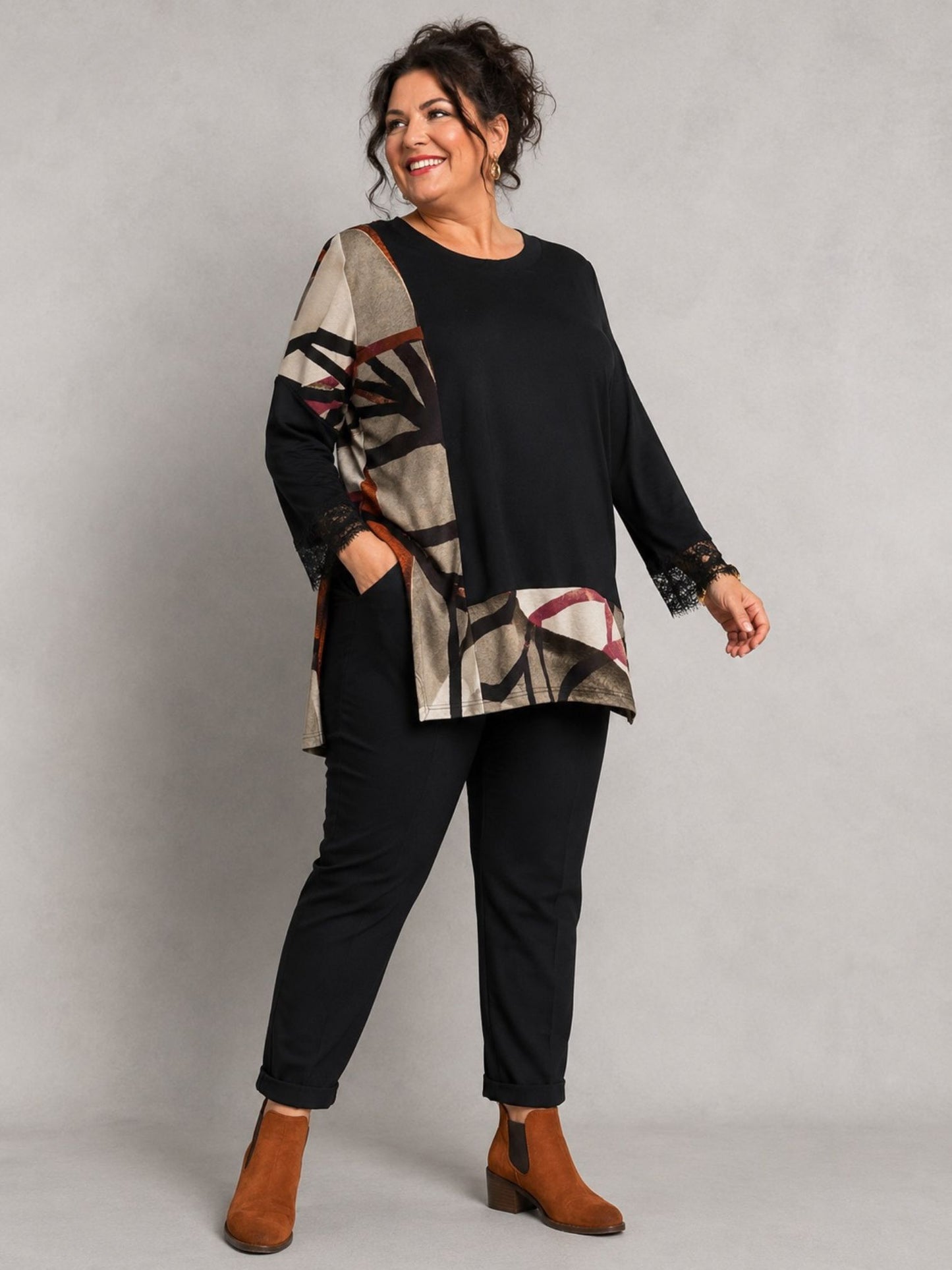Pont Neuf Shirt Bambus-Viskose mit Grafikdruck und Spitze – Schwarz, Beige & Terracotta Gr. 46–56