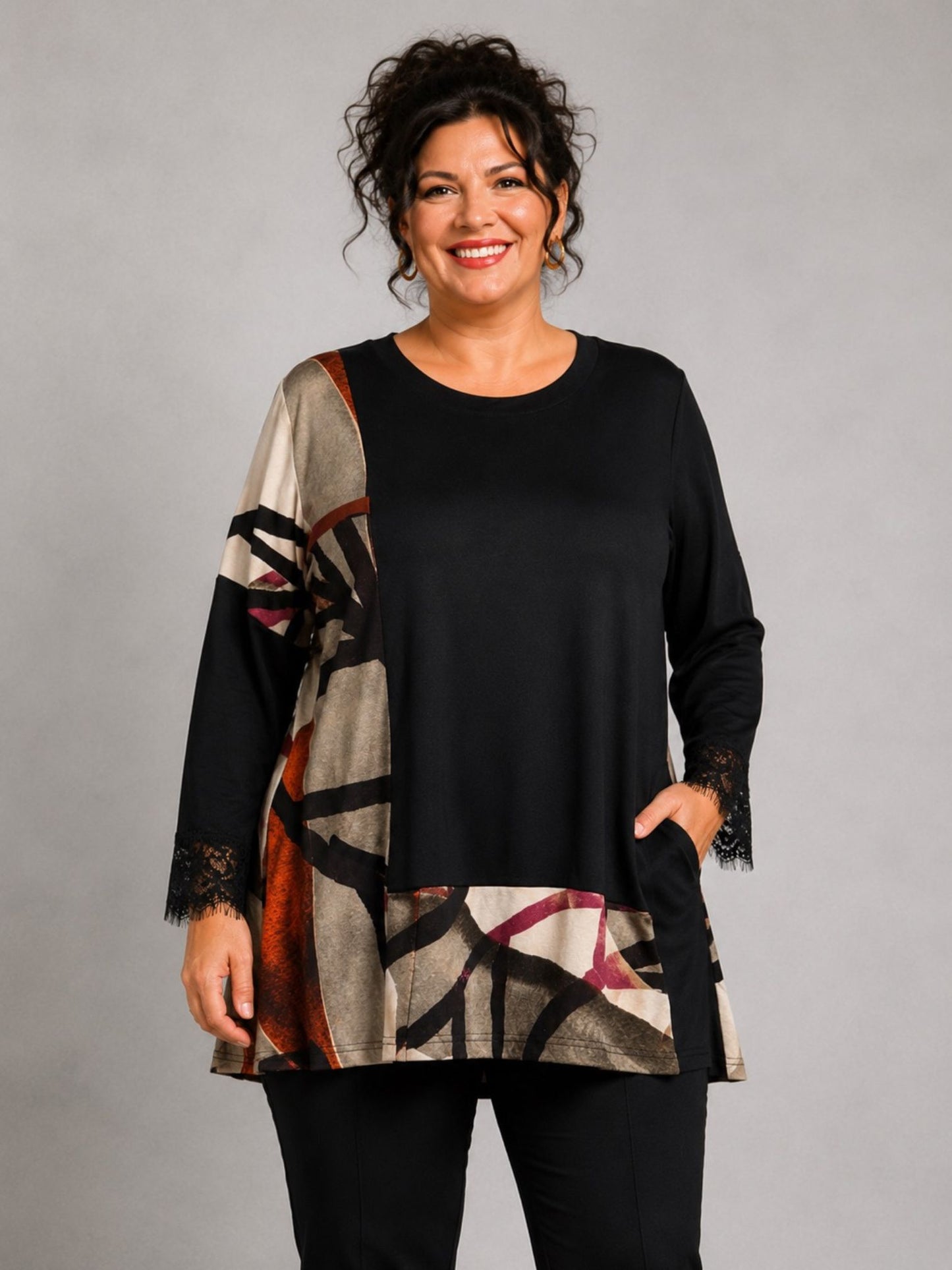 Pont Neuf Shirt Bambus-Viskose mit Grafikdruck und Spitze – Schwarz, Beige & Terracotta Gr. 46–56