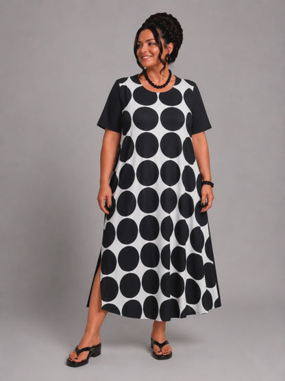 Frenzi Kleid Punkte-Print Schwarz-Weiß – mit Schlitzen, Einheitsgröße 44–58