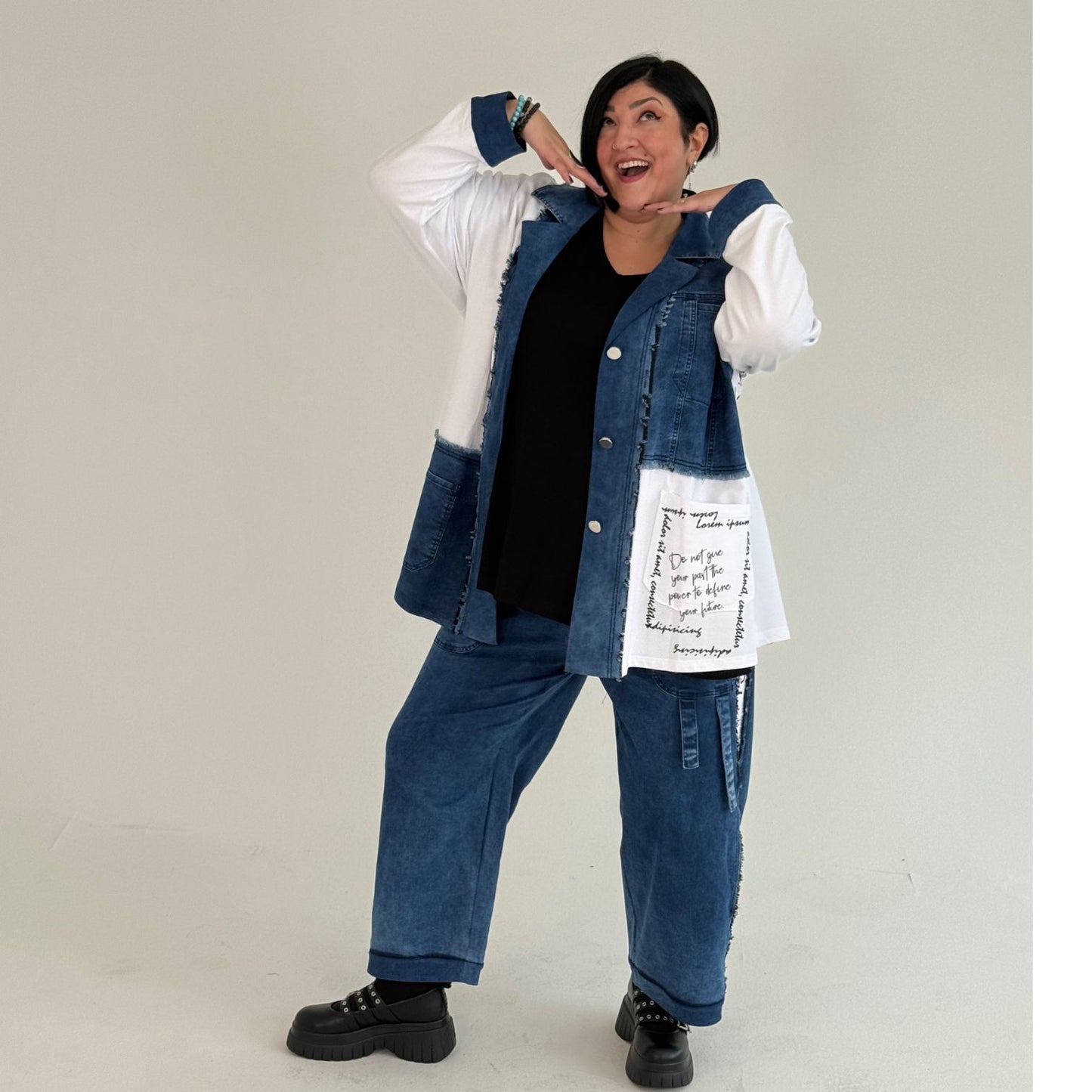 Sinne by Coom Jeanshose Jeansblau Schrift große Größen – Nickis XXL Fashion – Ansicht 2
