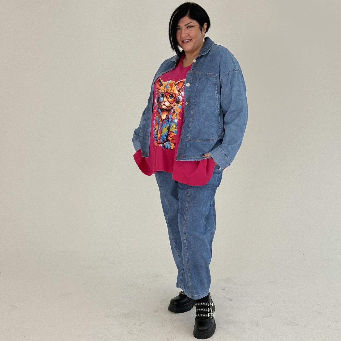 Sinne by Coom Jeansjacke Denimblau Knopfdetail große Größen – Nickis XXL Fashion – Ansicht 2
