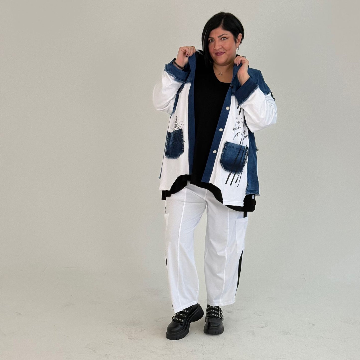 Sinne by Coom Jeansjacke mit Kapuze weiß Oversize Word-Print