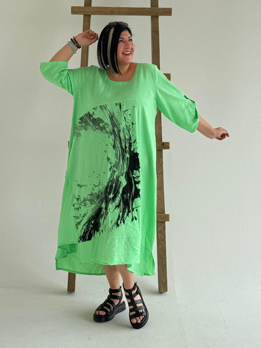 Sinne by Coom Kleid – Splash-Print – in Schwarz, Pink und Hellgrün erhältlich