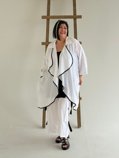 Sinne by Coom Jacke – Longcardigan mit Druck – in Pink, Weiß, Hellgrün und Schwarz erhältlich