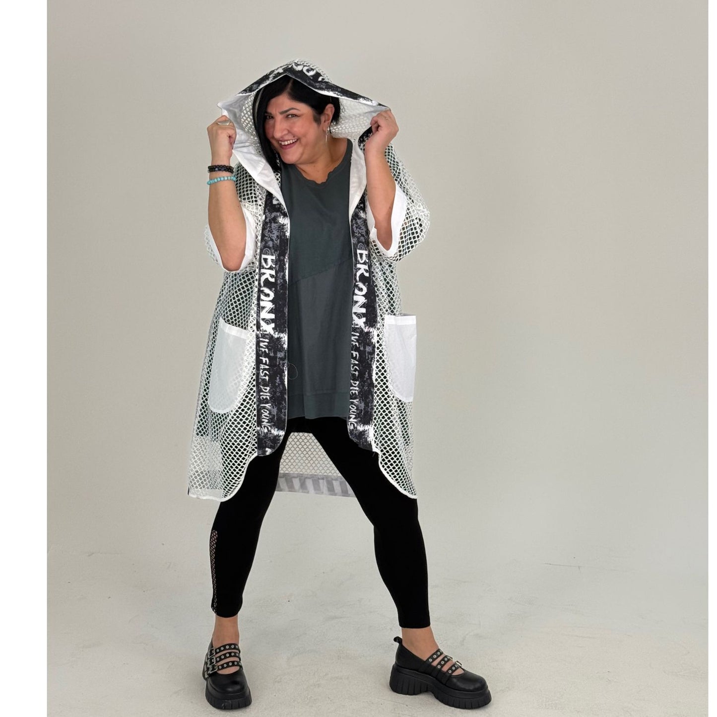 Sinne by Coom Netzcardigan Oversize Microtaft große Größen – Nickis XXL Fashion – Ansicht 2