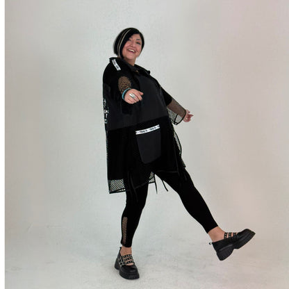 Sinne by Coom Netzjacke Schwarz & Weiß Oversize mit Microtaft Details