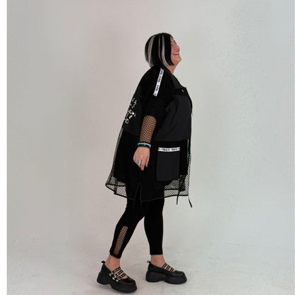 Sinne by Coom Netzjacke Schwarz & Weiß Oversize mit Microtaft Details
