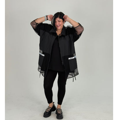 Sinne by Coom Netzjacke Schwarz & Weiß Oversize mit Microtaft Details