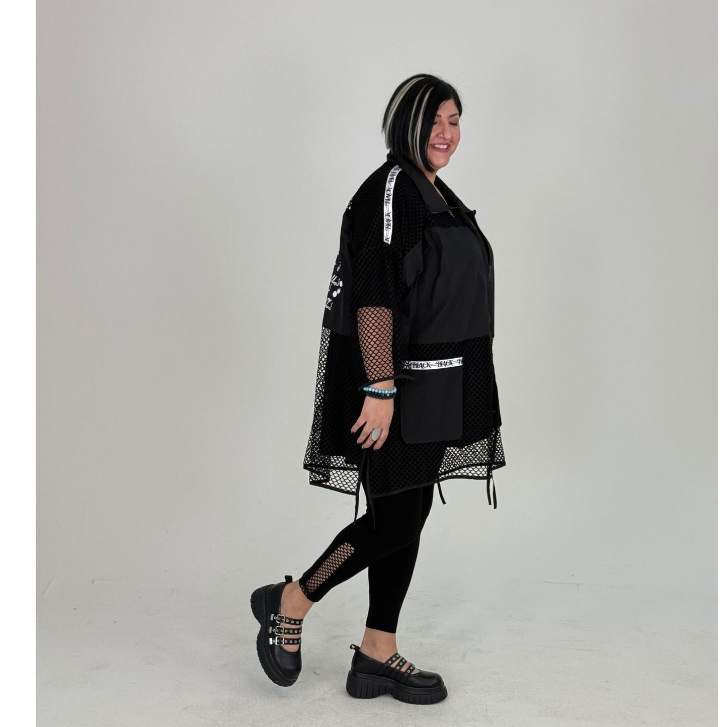 Sinne by Coom Netzjacke Schwarz & Weiß Oversize mit Microtaft Details
