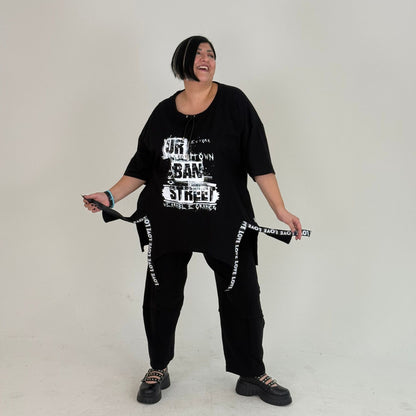 Sinne by Coom Oversize Shirt Urban Print Kordel-Ausschnitt Schwarz Weiß