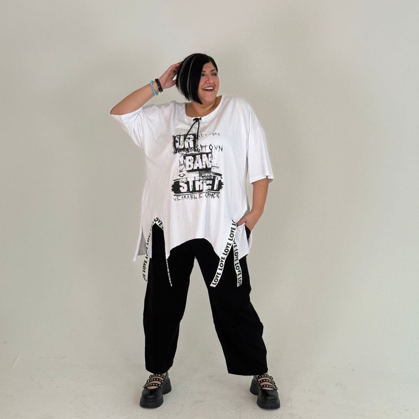 Sinne by Coom Oversize Shirt Urban Print Kordel-Ausschnitt Schwarz Weiß