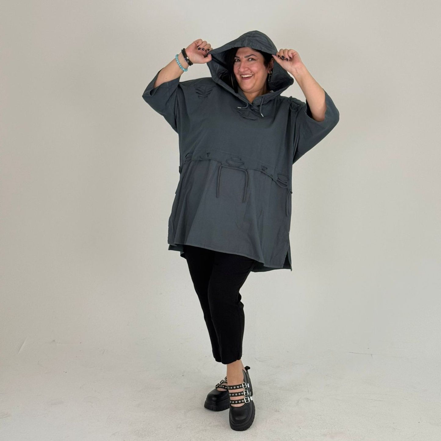 Sinne by Coom Tunika mit Cut-Outs & Kapuze Pink Weiß Grau Grün