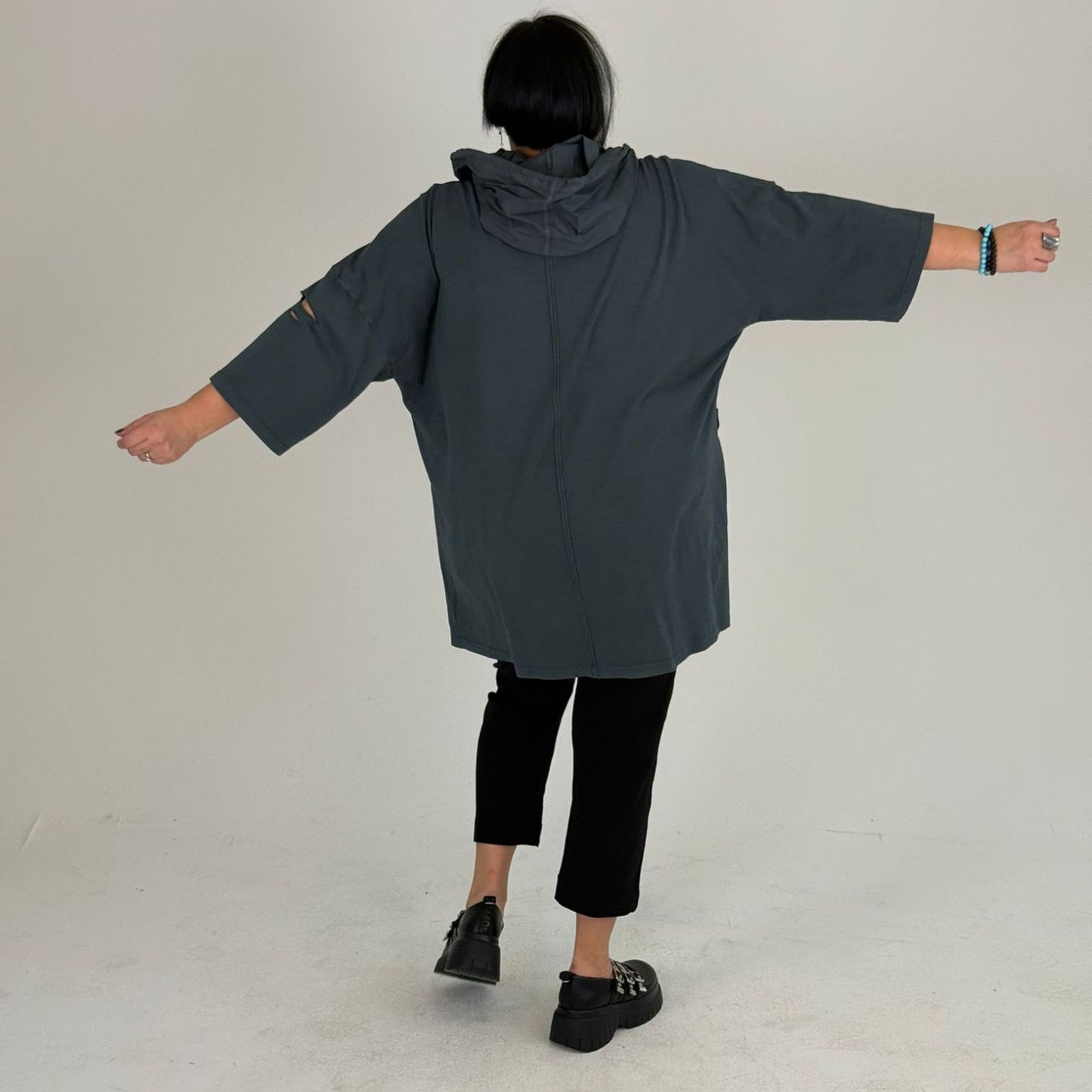 Sinne by Coom Tunika mit Cut-Outs & Kapuze Pink Weiß Grau Grün