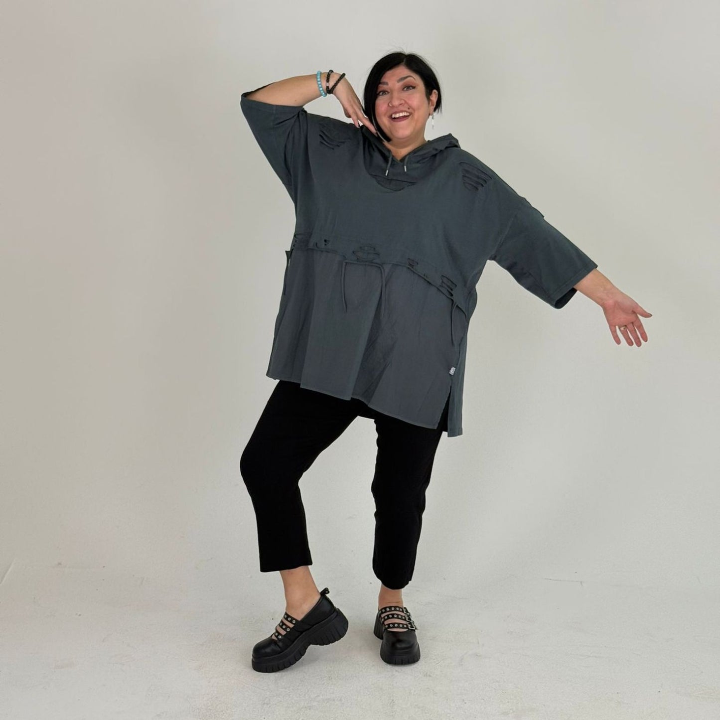 Sinne by Coom Tunika mit Cut-Outs & Kapuze Pink Weiß Grau Grün