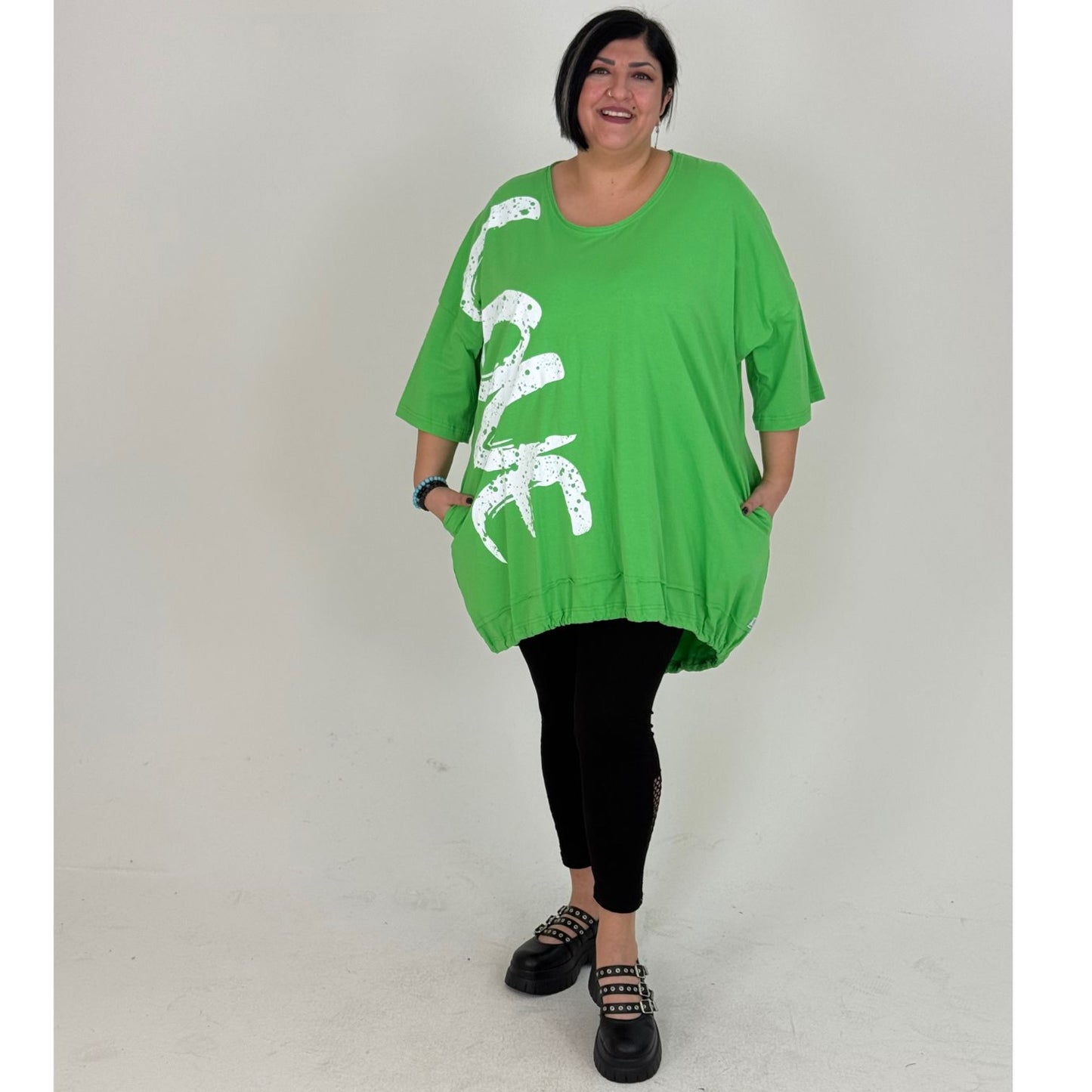 Sinne by Coom Tunika grün – Love Print Oversize Vokuhila