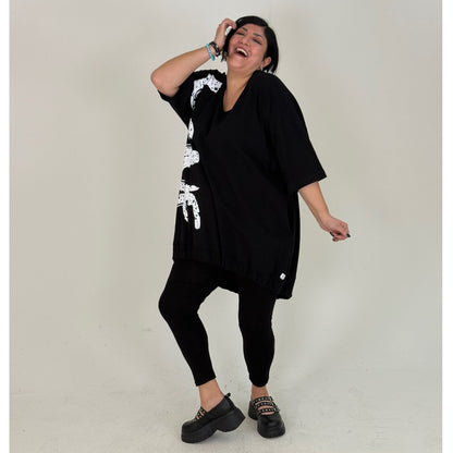 Sinne by Coom Tunika schwarz – Love Print Oversize Vokuhila