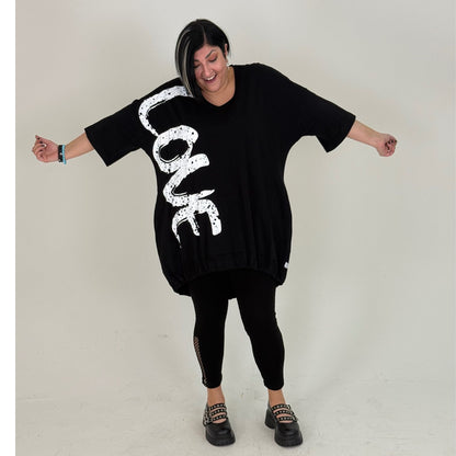 Sinne by Coom Tunika schwarz – Love Print Oversize Vokuhila