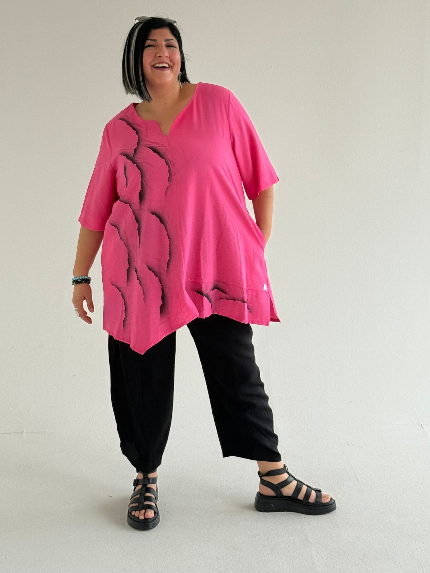 Sinne by Coom Tunika – Sprayeffekt-Print – in Pink, Weiß und Hellgrün erhältlich