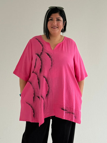 Sinne by Coom Tunika – Sprayeffekt-Print – in Pink, Weiß und Hellgrün erhältlich
