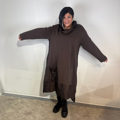 Sinne by Coom Design Kleid – braun - edel, lässig & voller Charme 42 44 46 48 50 52 54 56 58