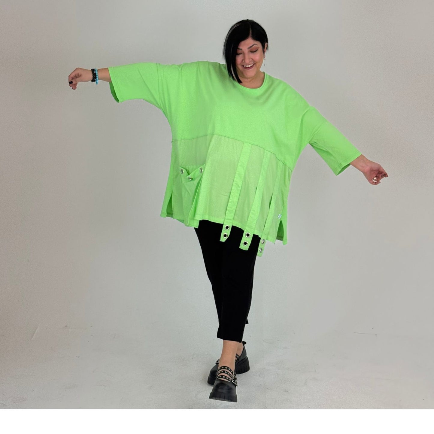 Sinne Oversize Tunika mit Bändern & Ösen Kiwi Anthrazit Pink Weiß