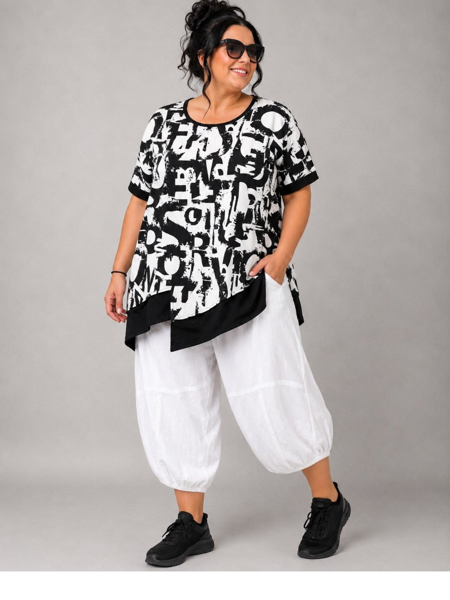 Sinne by Coom Shirt Schwarz-Weiß Buchstaben-Print – Plus Size Damen-Shirt Gr. 48–56