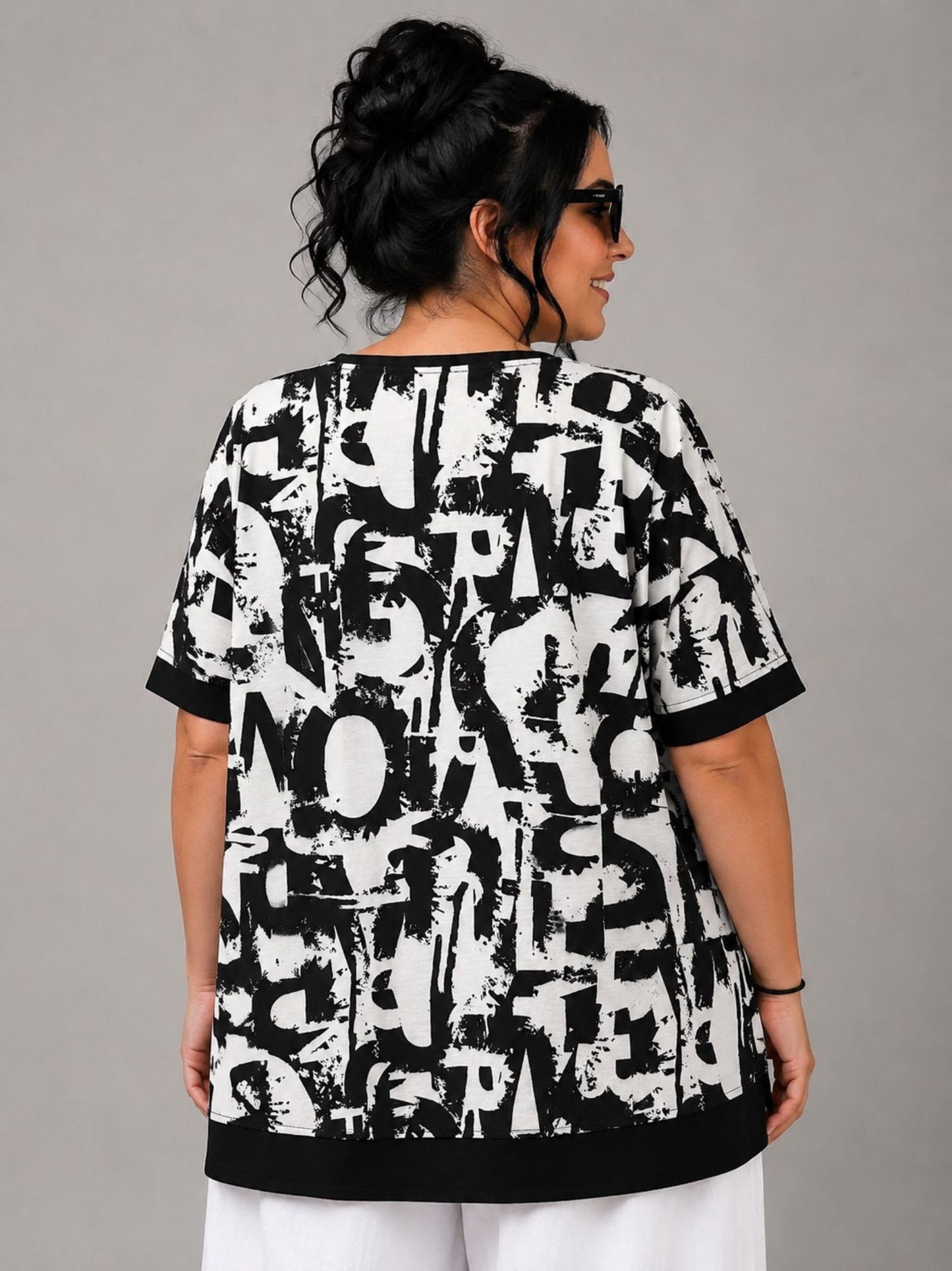Sinne by Coom Shirt Schwarz-Weiß Buchstaben-Print – Plus Size Damen-Shirt Gr. 48–56