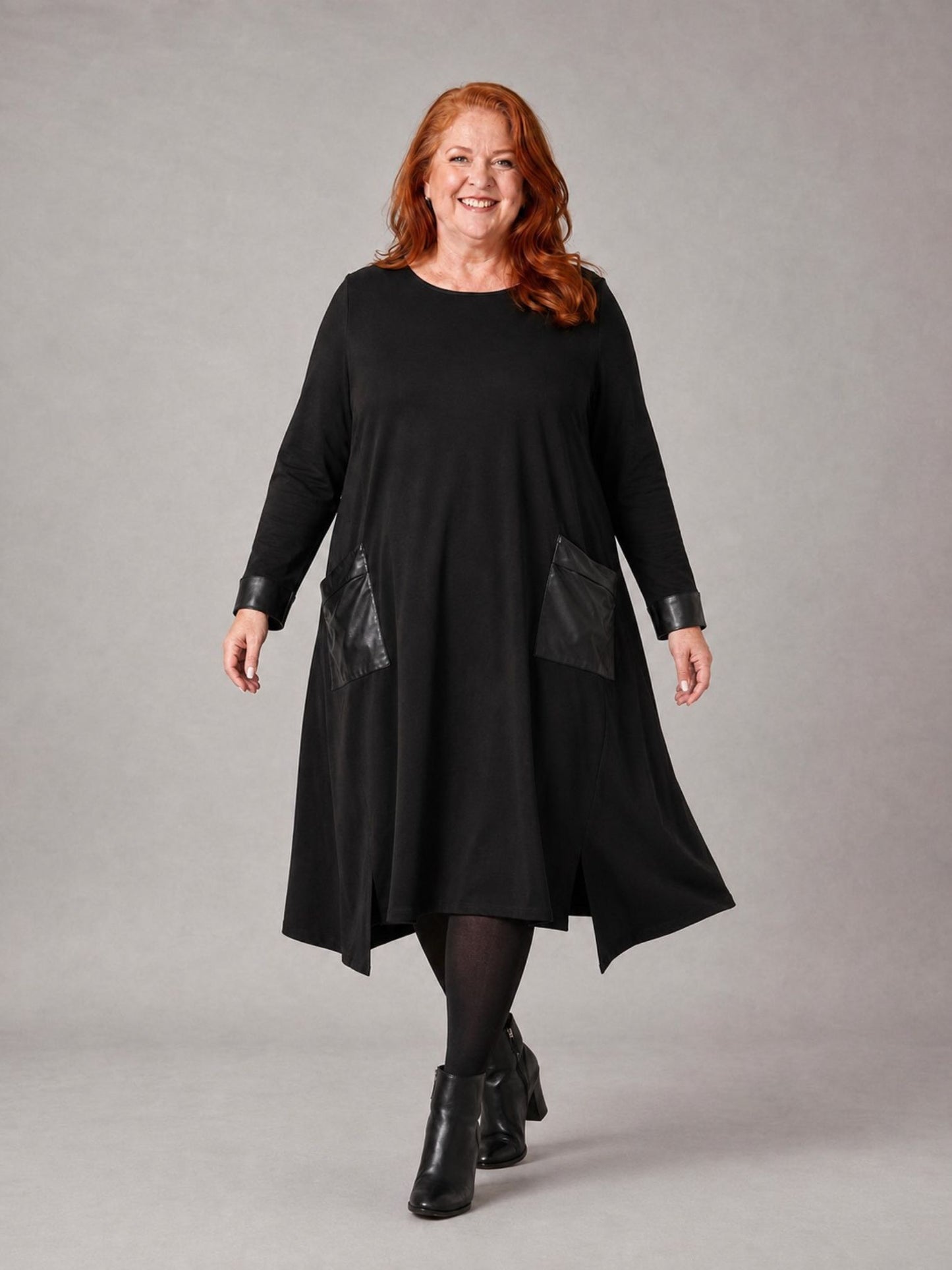 Sophia Curvy Kleid A-Linie mit Kunstleder-Einsätzen – Schwarz Gr. L–5XL (44–60)