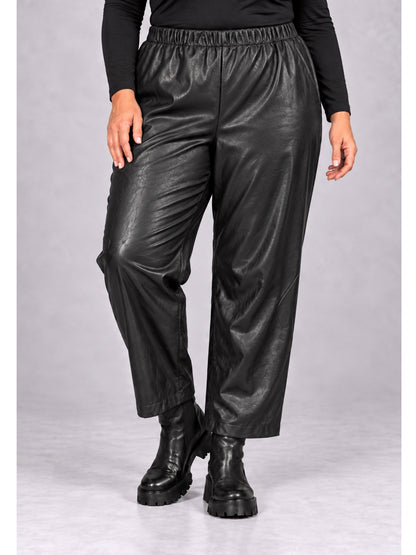Sophia Curvy Hose Lederimitat mit Prägung weites Bein – Schwarz Gr. 44–60