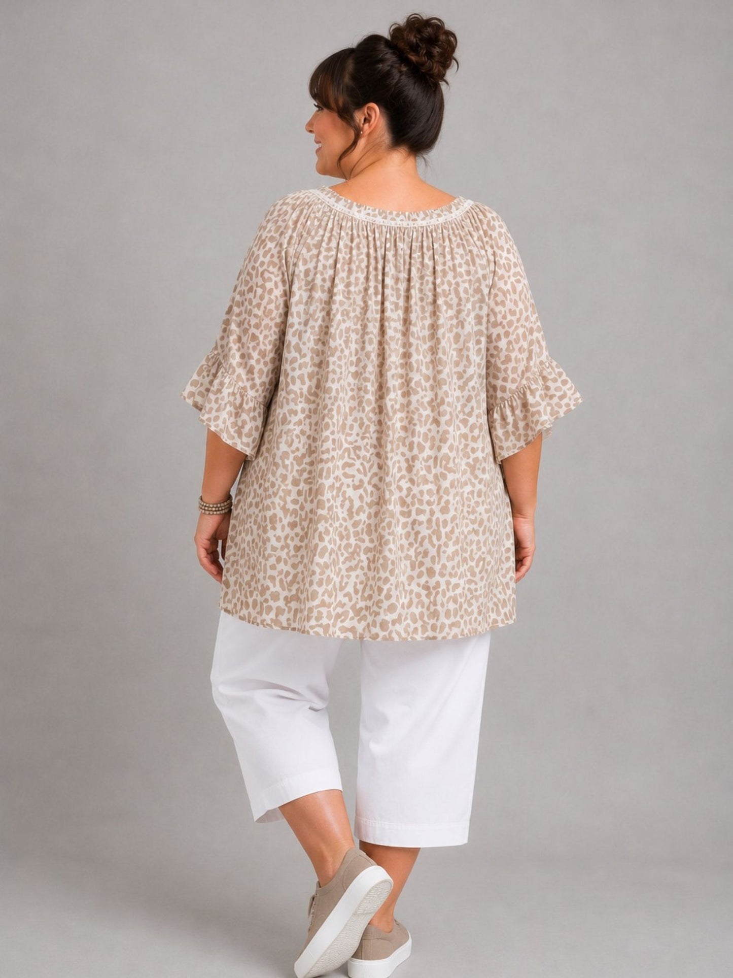Blusenshirt Carmen-Ausschnitt Animal-Print große Größen – Pink, Orange, Grün, Gelb, Beige, Schwarz, Gr. 48–56