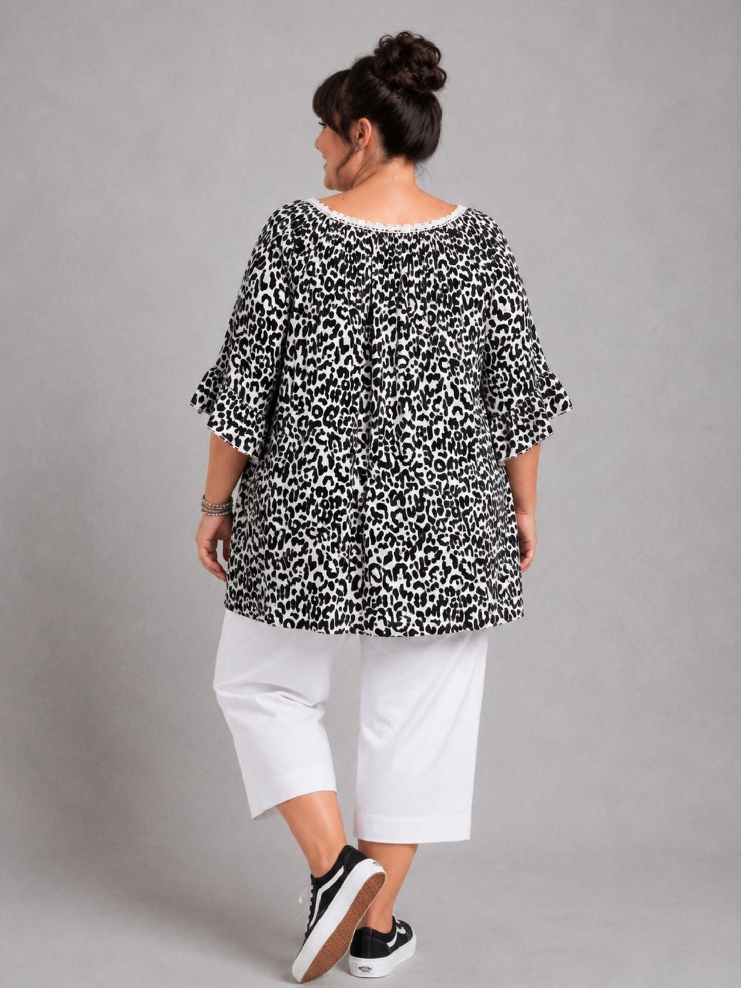 Blusenshirt Carmen-Ausschnitt Animal-Print große Größen – Pink, Orange, Grün, Gelb, Beige, Schwarz, Gr. 48–56