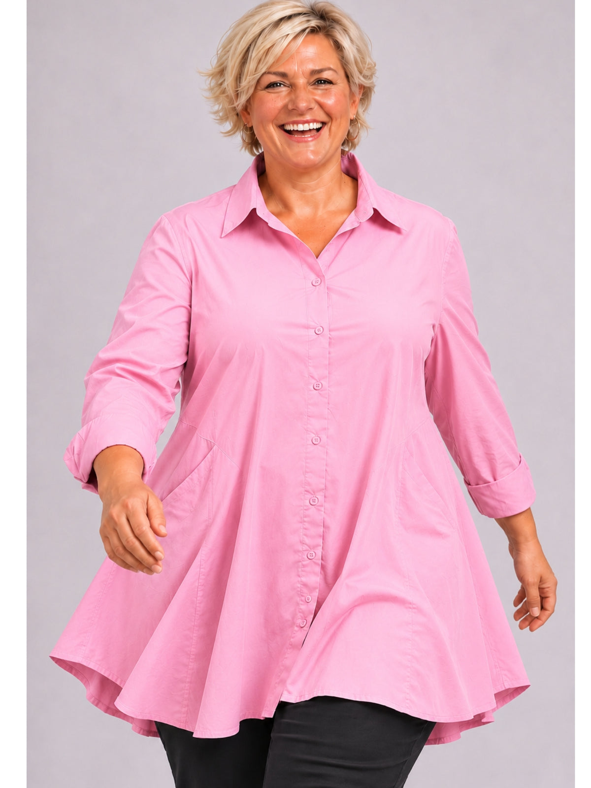 Rosa Bluse von Vincenzo Allocca mit Hemdkragen, durchgehender Knopfleiste und weit schwingendem Saum, Vorderansicht