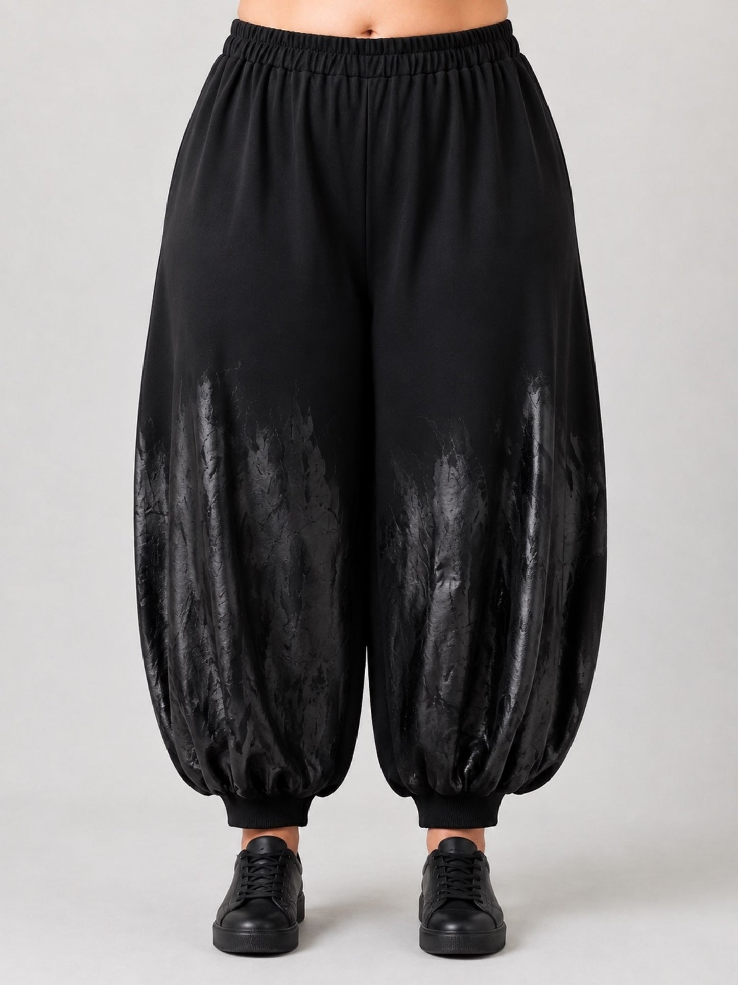 Vincenzo Allocca Ballonhose Baumwolljersey handbemalt – Schwarz, Einheitsgröße 44–58