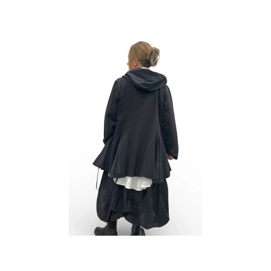 Vincenzo Allocca Jacke schwarz mit Microtaft A-Form und Kapuze