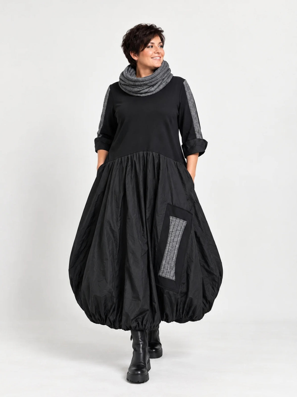 Kleid mit Rollkragen