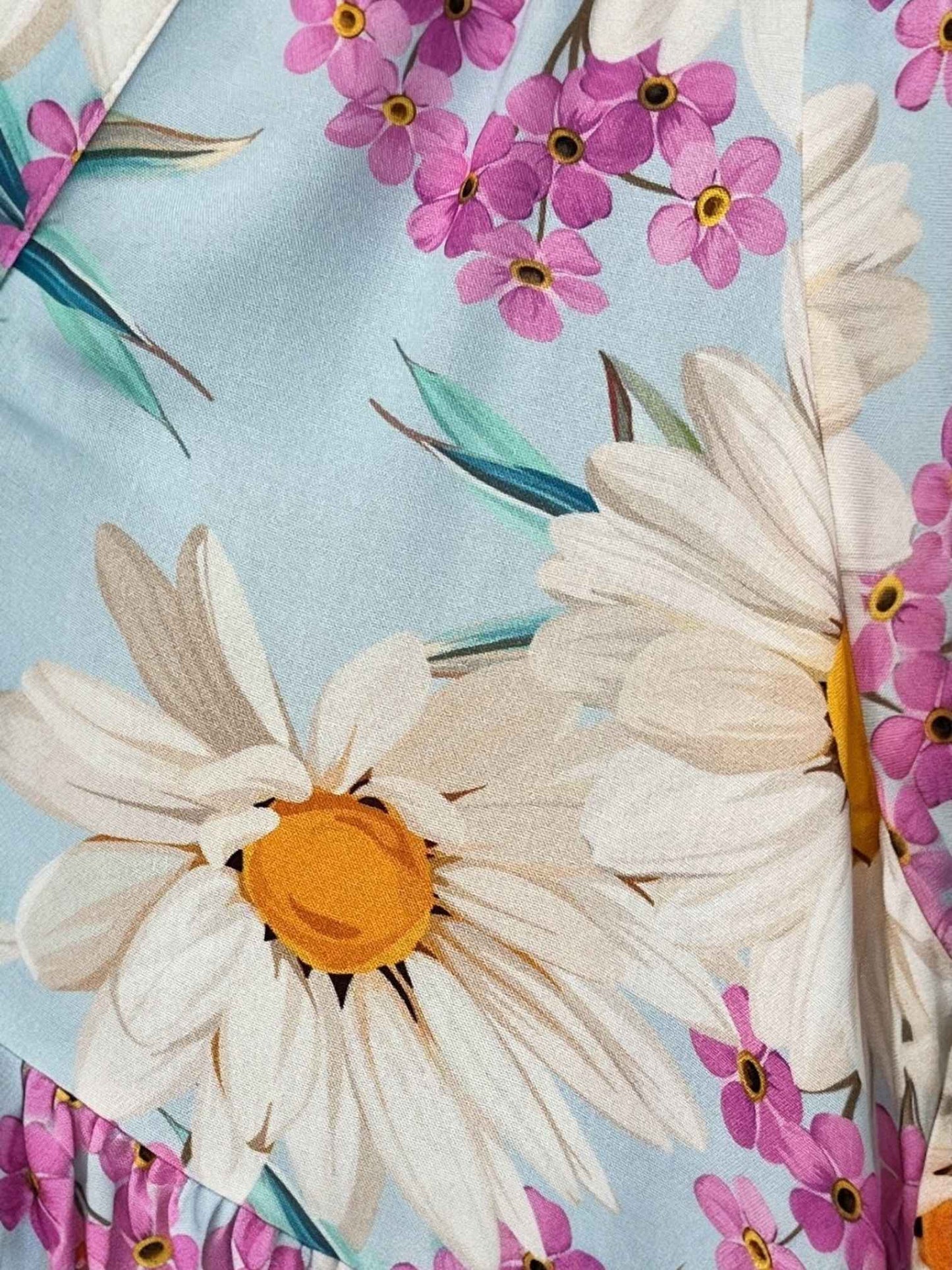 Vincenzo Allocca Maxikleid – romantischer Margeriten-Print in Hellblau und Pink