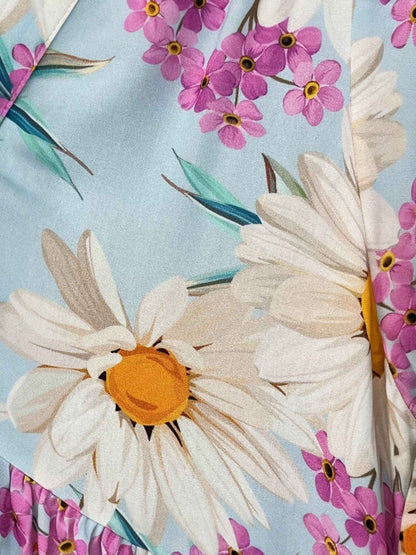 Vincenzo Allocca Maxikleid – romantischer Margeriten-Print in Hellblau und Pink