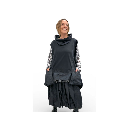 Vincenzo Allocca Avantgarde Überwurf Top Schwarz – weich fallend & besonders im Ausdruck
