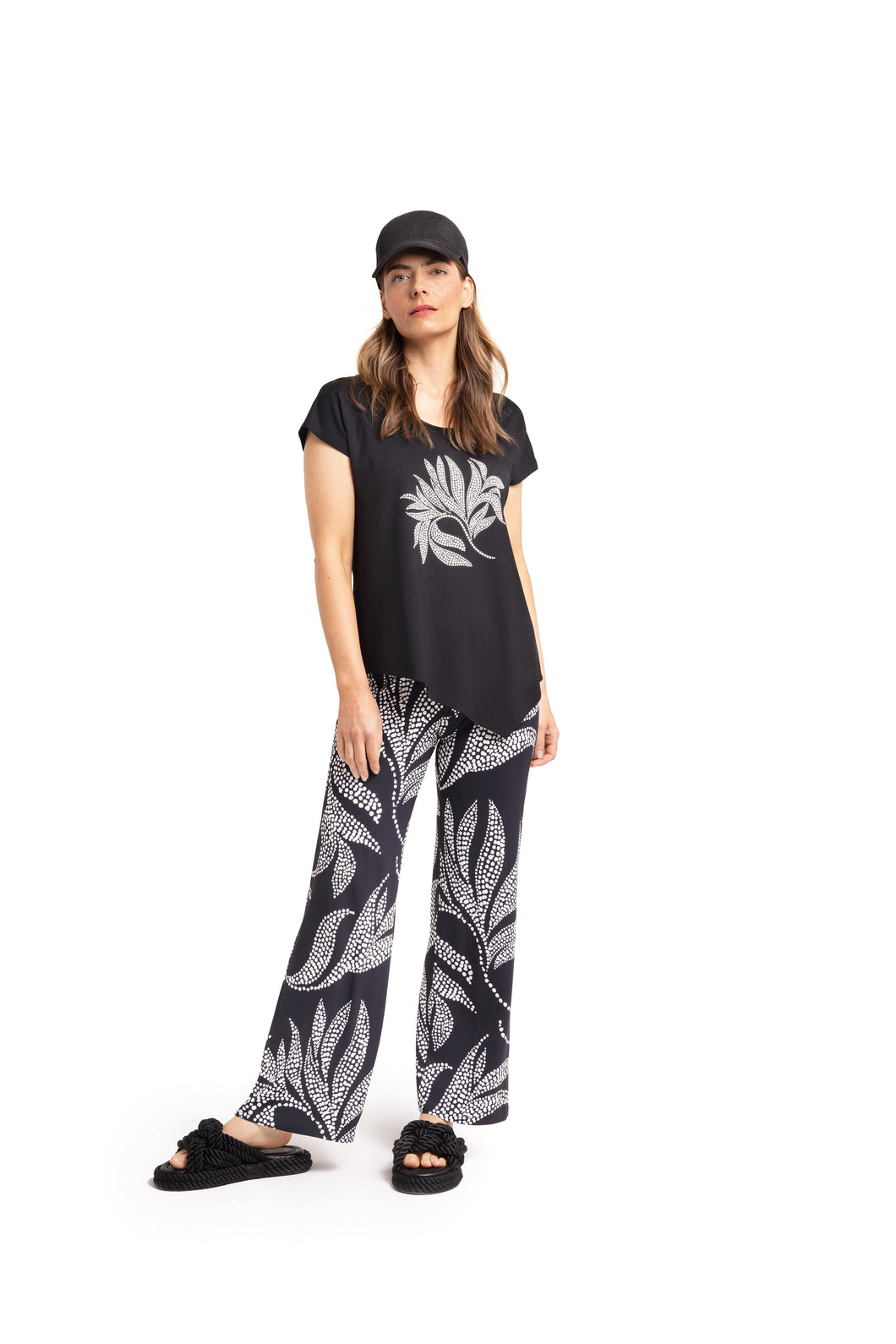 Doris Streich T-Shirt mit Blätter-Motiv aus Metallplättchen asymmetrischem Saum und kurzem Arm Gr 48 50 54