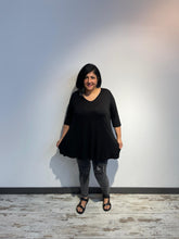Lade das Bild in den Galerie-Viewer, Moccoco Basic Shirt schwarz grün ecru pink lila plus Size große Größen Gr. 1/2/3
