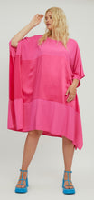 Lade das Bild in den Galerie-Viewer, mat Fashion Kleid/Tunika Blockstreifen Style pink Einheitsgröße
